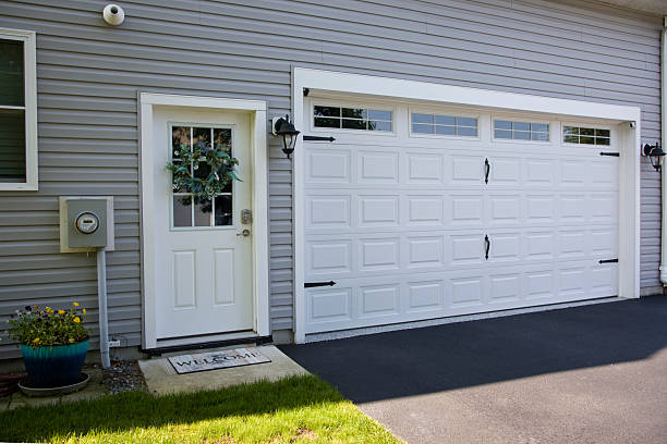 24/7 Emergency Garage Door Panel Replacement experts in Vernon, WI